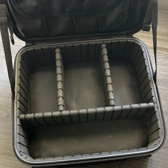 Cosmetics case - Picture 3 of 5